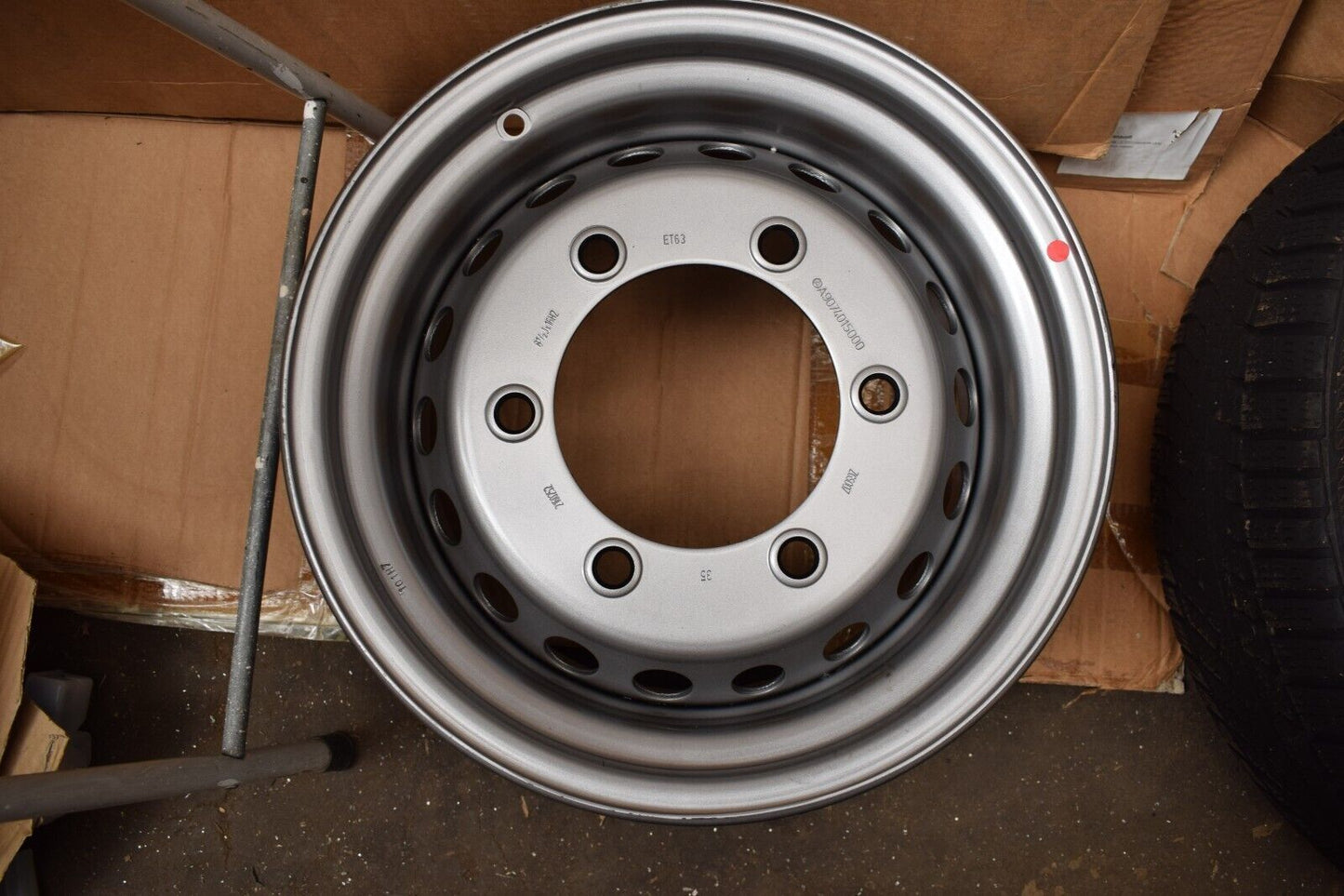 1x Original Mercedes w907 w906 Sprinter Stahlfelge a9074015000 8,5Jx16 ET63
