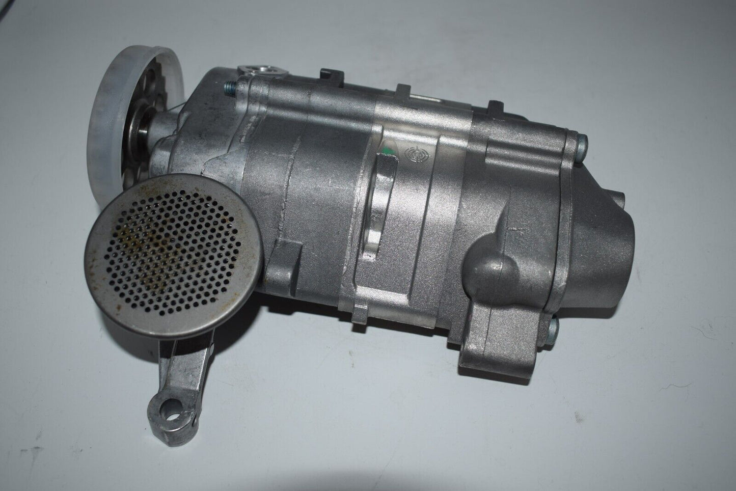 Original Mercedes R1371810201 Ölpumpe oilpump 1371810201