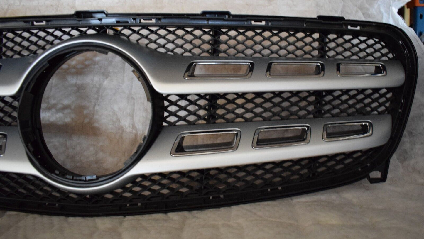 Original Mercedes Kühlergrill Grill w156 GLA a1568806400 Mopf silber