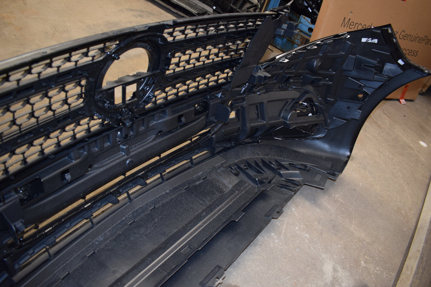 Original Mercedes V klasse w447 AMG Stoßstange Mopf 2 Grill beleuchtet