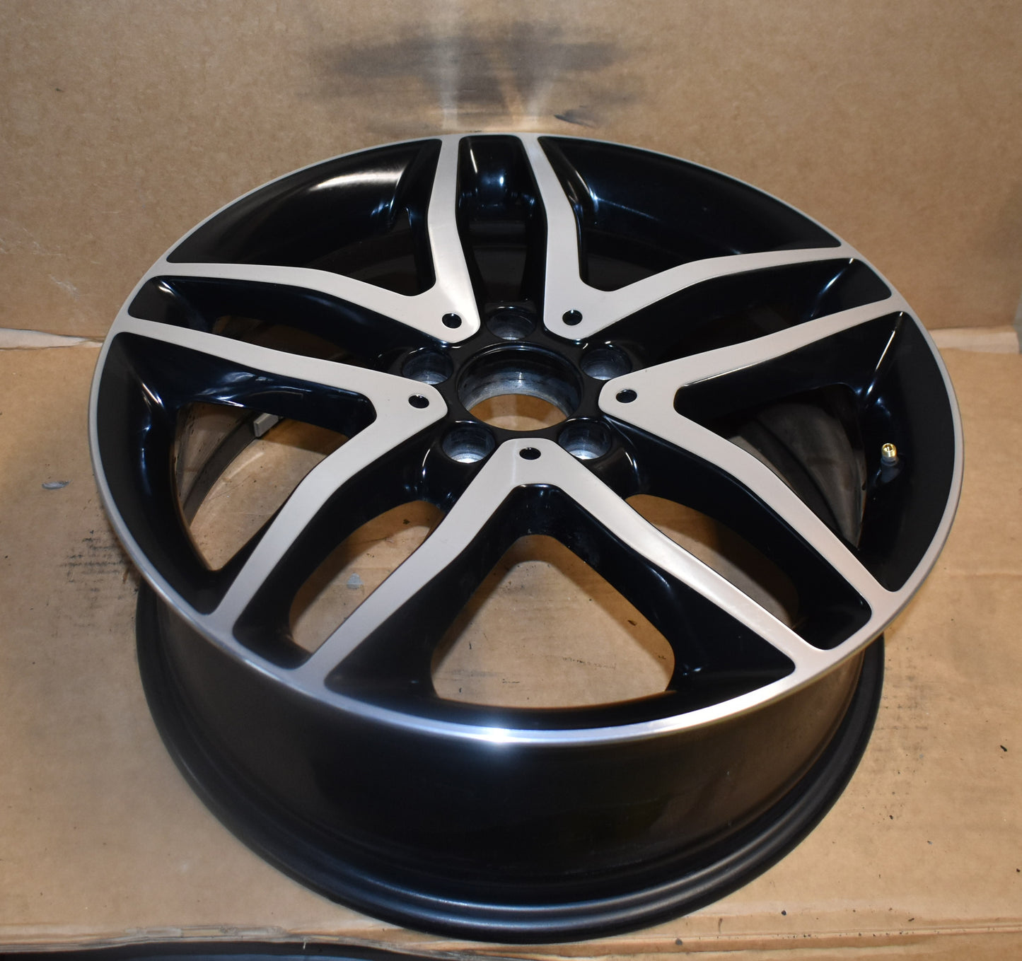 1x Original Mercedes Alufelge GLA w156 Felge a1564010100 7Jx18 ET46