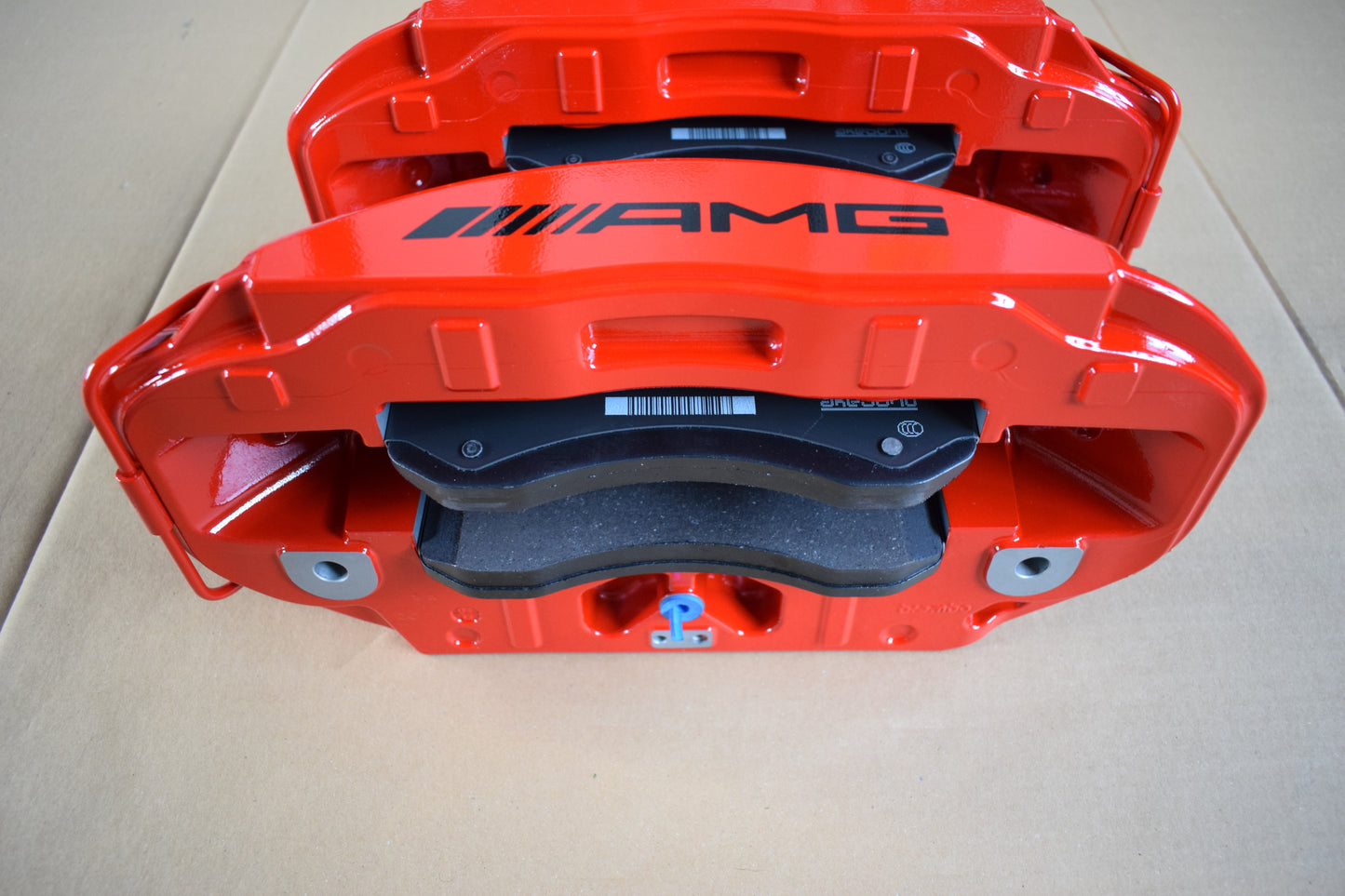 Original Mercedes AMG 223 S Klasse Bremsanlage vorne neu Bremssattel Set rot