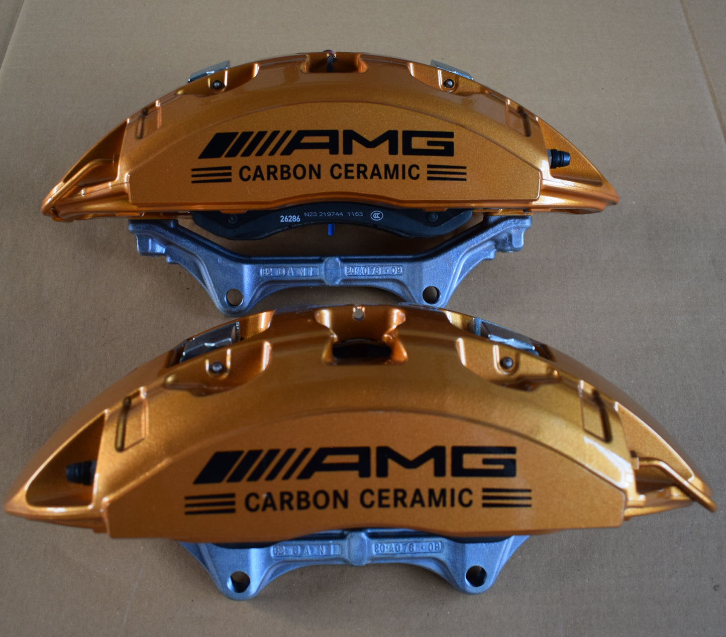 Original Mercedes AMG 297 EQS Carbon vorne neu Bremssattel Set gold