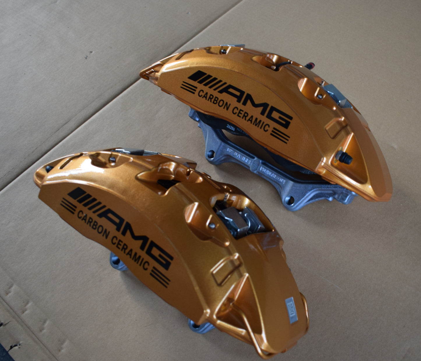 Original Mercedes AMG 297 EQS Carbon vorne neu Bremssattel Set gold