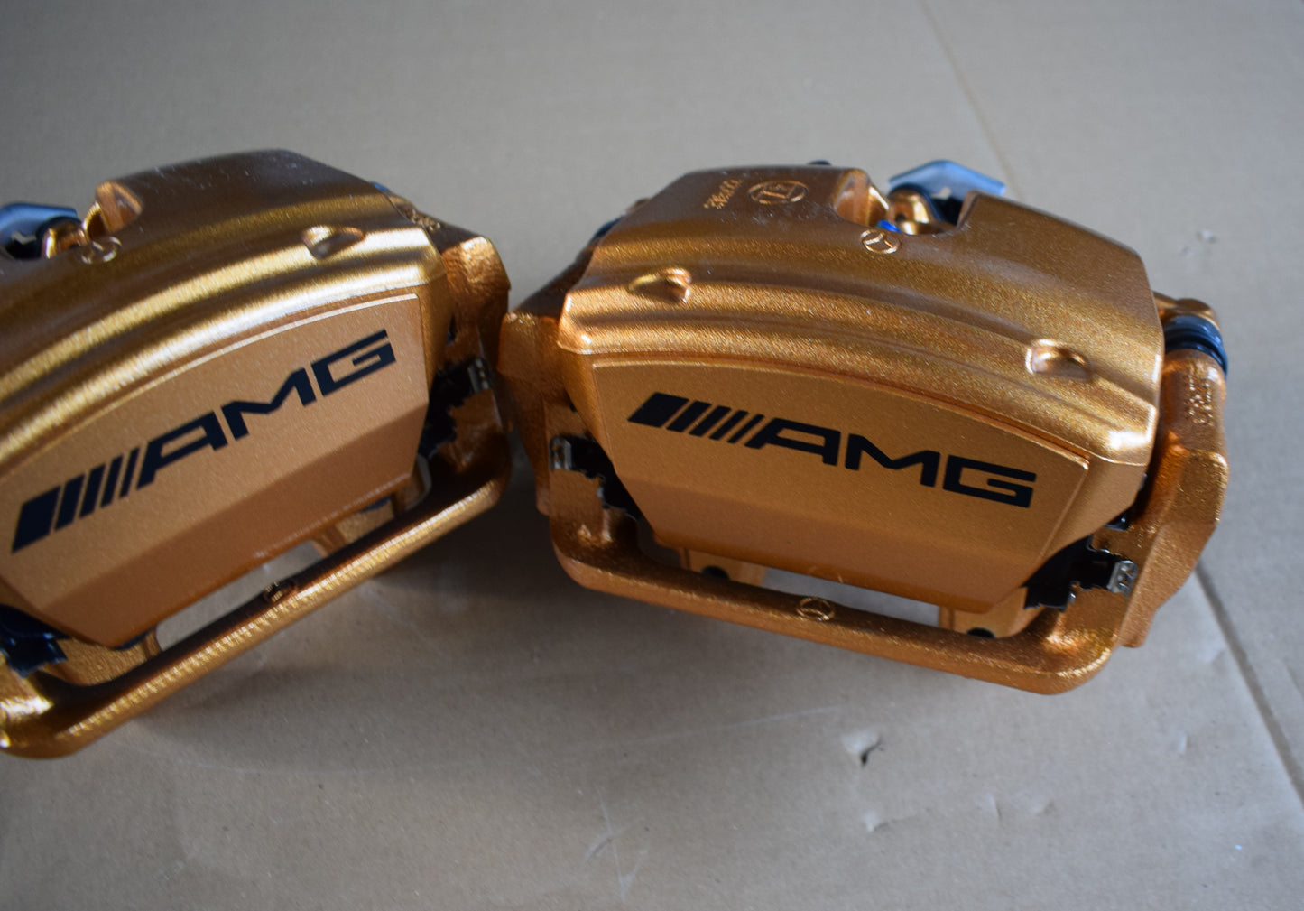 Original Mercedes AMG 297 EQS Carbon hinten Bremssattel Set gold