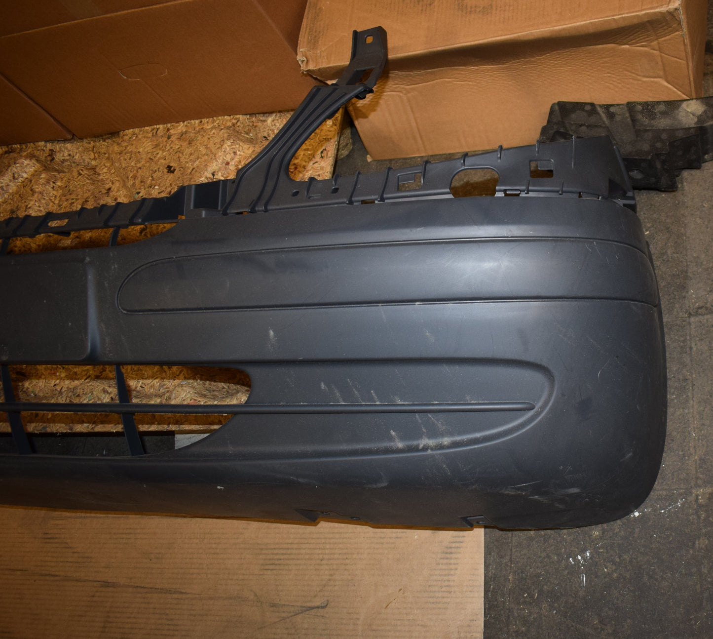 Mercedes AMG Stoßstange w630 Vito vor Facelift Stoßfänger vorne A6398804270
