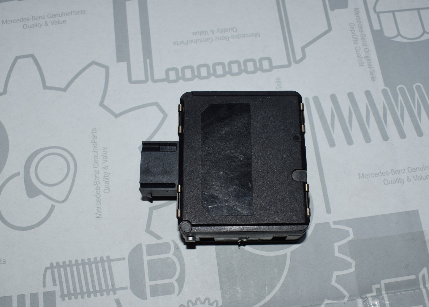 Original Mercedes Sensor Radarsensor A0009055211 w118 w167 w177 w205 w243 w247 w253
