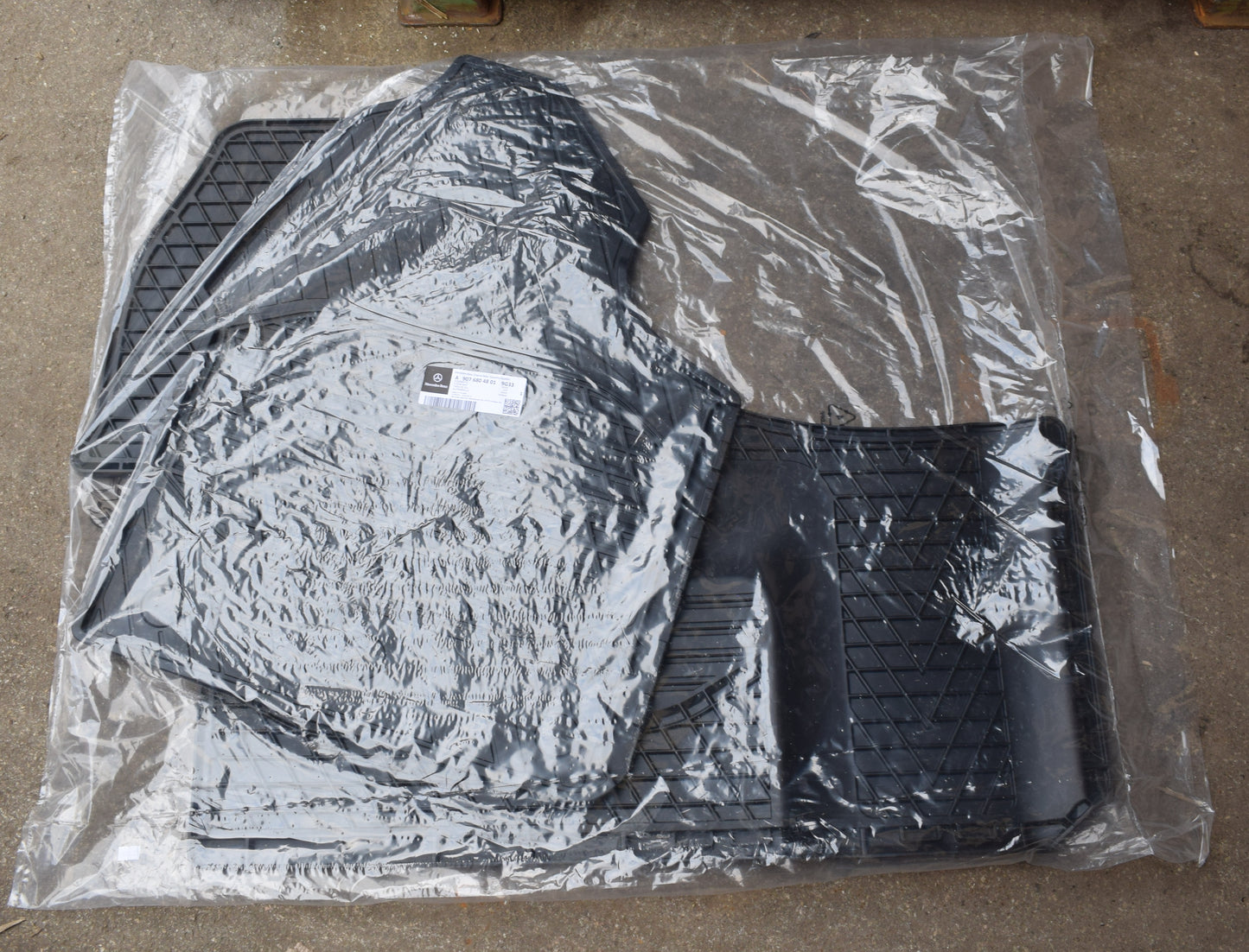 Original Mercedes Fussmatten Satz w907 a9076804801