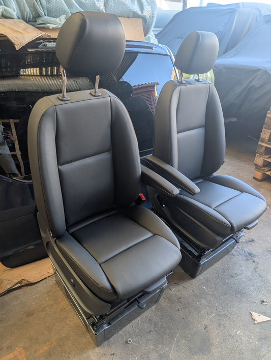 Original Mercedes Kunstleder Sitze w907 w910 Drehkonsole neu