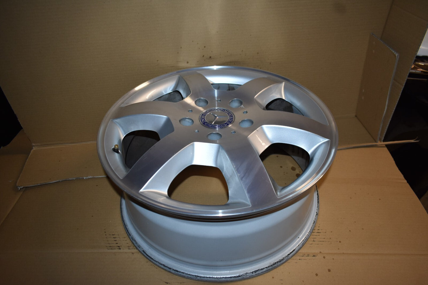 1x Original Mercedes w463 G Klasse Alufelge a4634011102 7,5Jx18 ET63 Felge