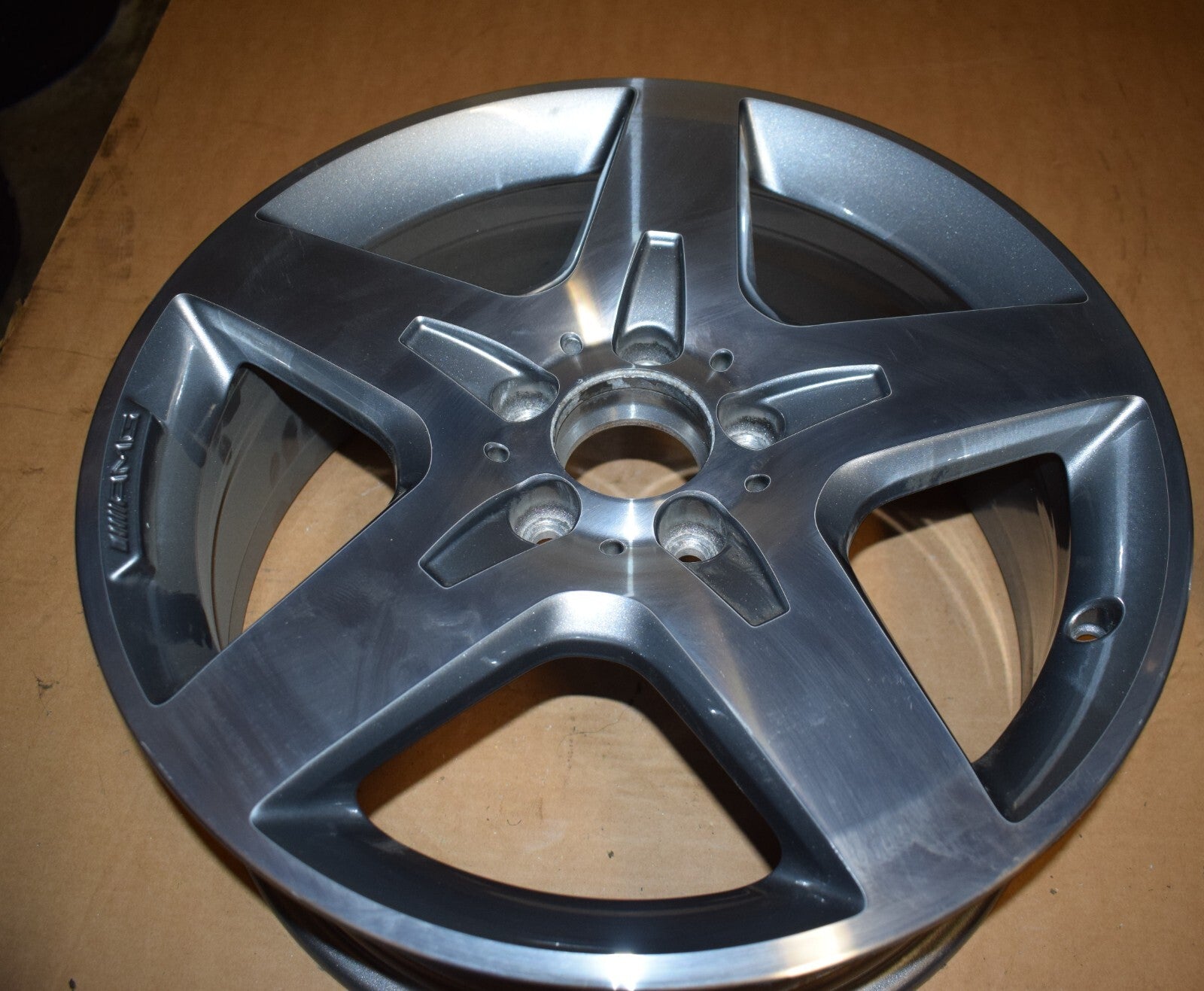1x Original Mercedes w156 GLA Alufelge a1564010500 7Jx18 ET46