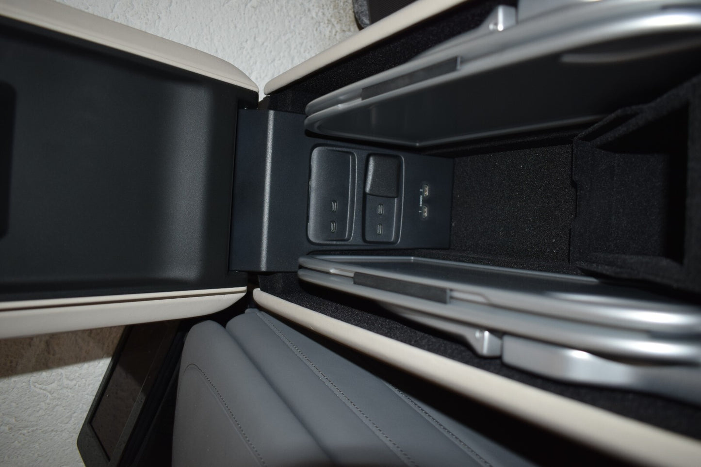 Original Mercedes w223 S Klasse Maybach Mittelkonsole Tische Cupholder Ladegerät