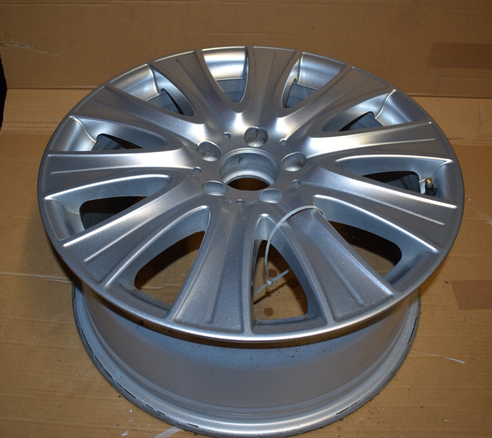 1x Original Mercedes w222 S Klasse Alufelge A2224010902 8Jx18 ET41