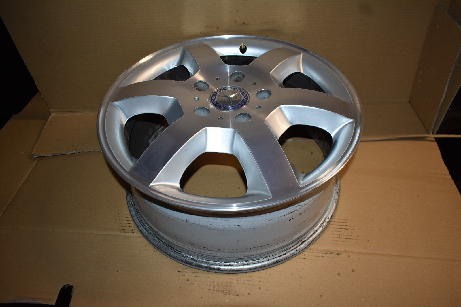 1x Original Mercedes w463 G Klasse Alufelge a4634011102 7,5Jx18 ET63 Felge