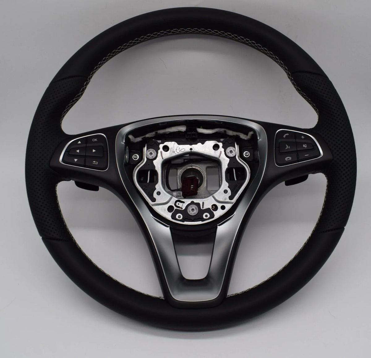 Original Mercedes CLA GLA Sportlenkrad Lederlenkrad a0004607811