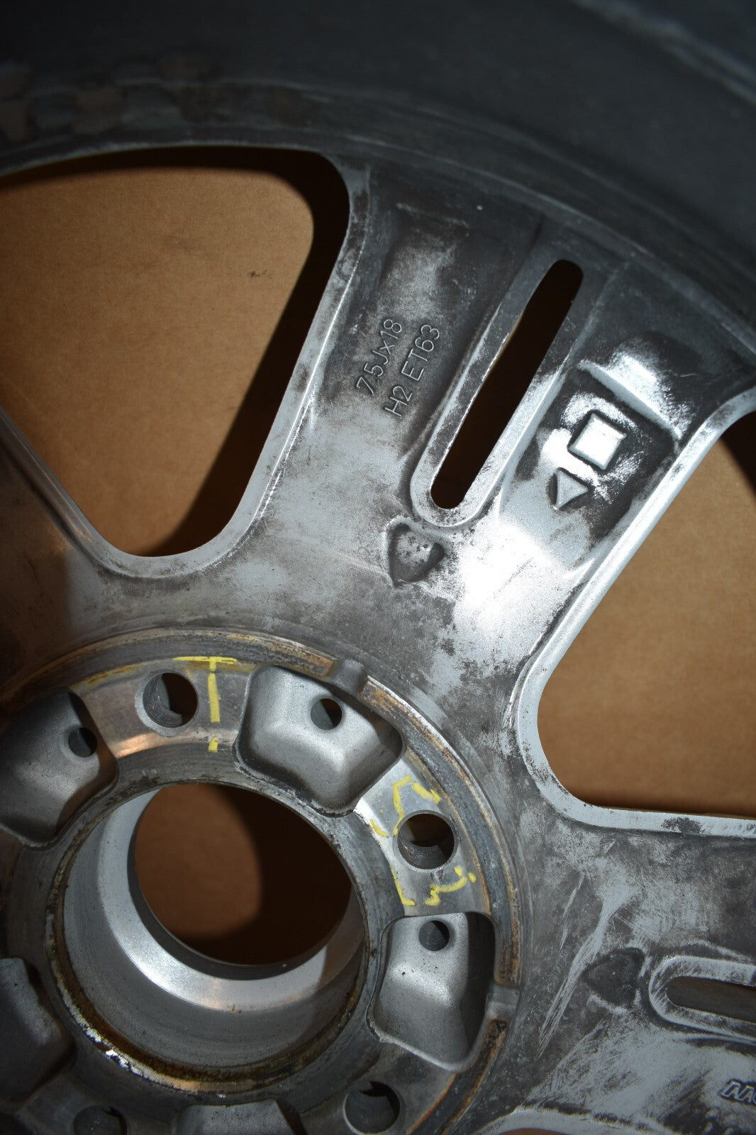 1x Original Mercedes w463 G Klasse Alufelge A4634012202 7,5Jx18 ET63 Felge