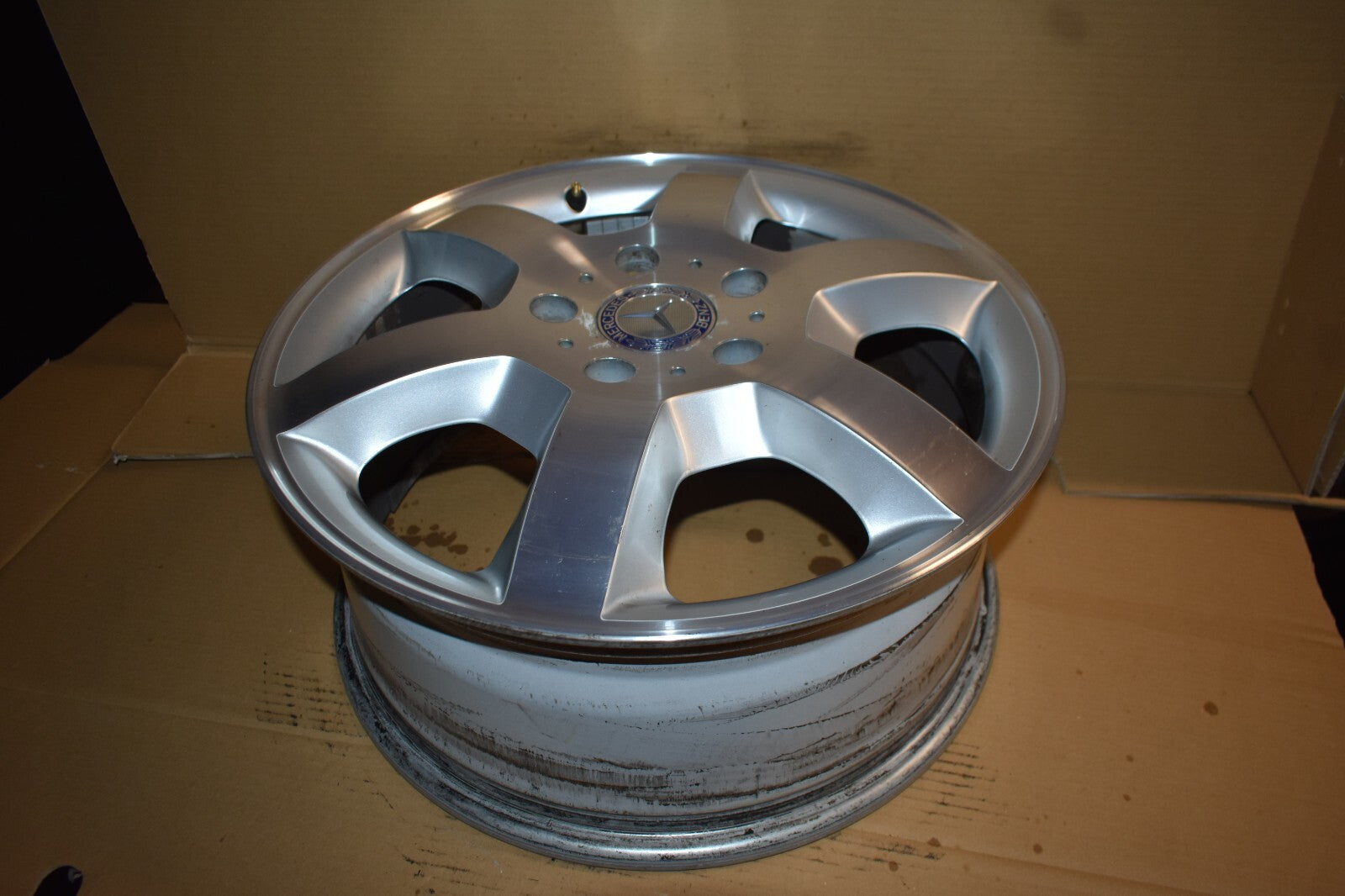 1x Original Mercedes w463 G Klasse Alufelge a4634011102 7,5Jx18 ET63 Felge