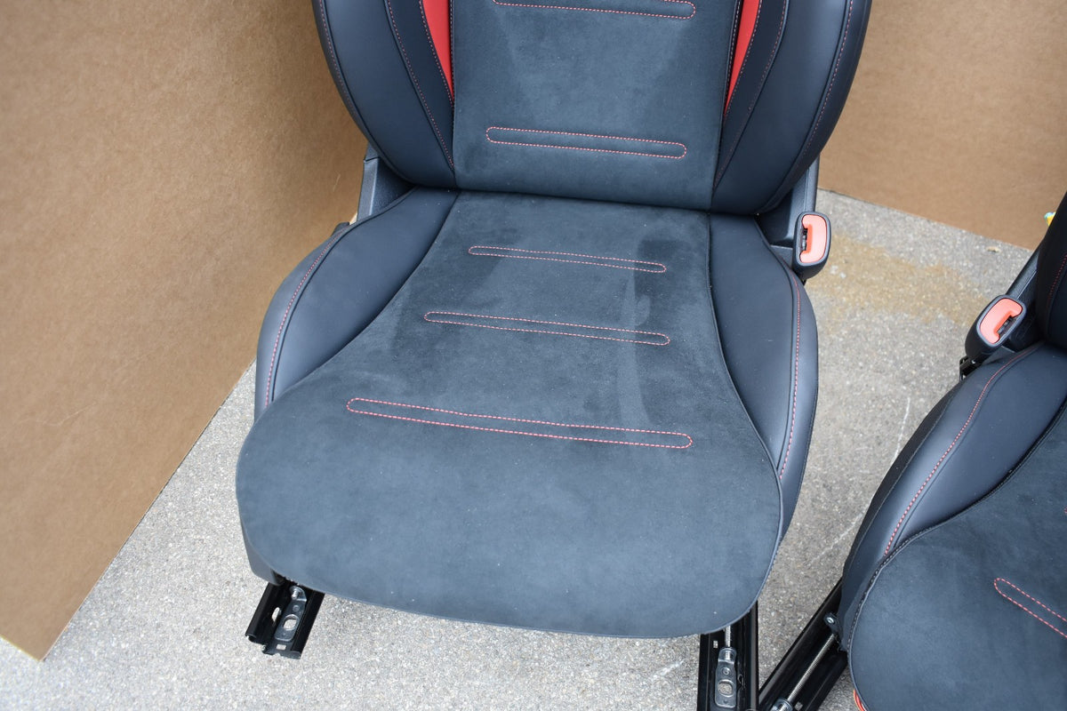 Mercedes wS214 W214 E Klasse T Modell Amg Sitze vorne Ledersitze Massage rot