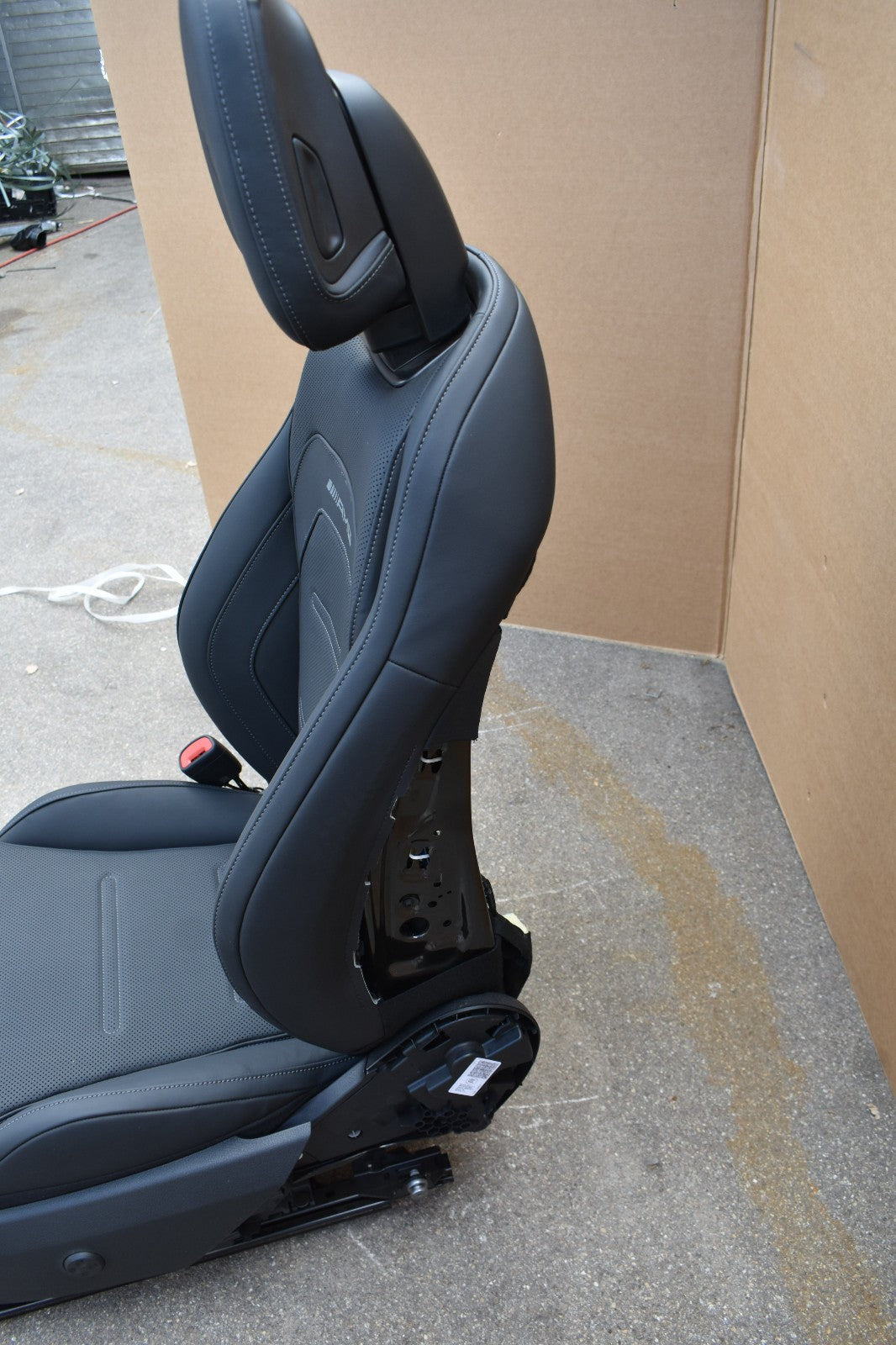 Mercedes wS214 E Klasse T Modell Amg Sitze vorne links Ledersitz Massage