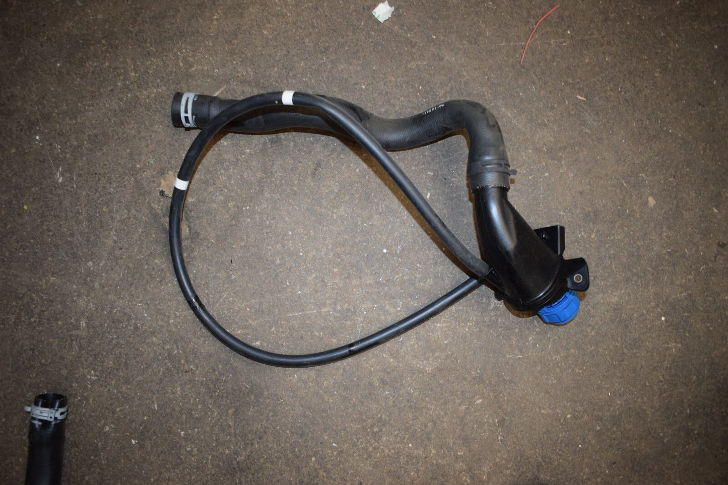 Original Mercedes w447 Tank AdBlue Tankdeckel Einfüllstutzen Schlauch a447470032