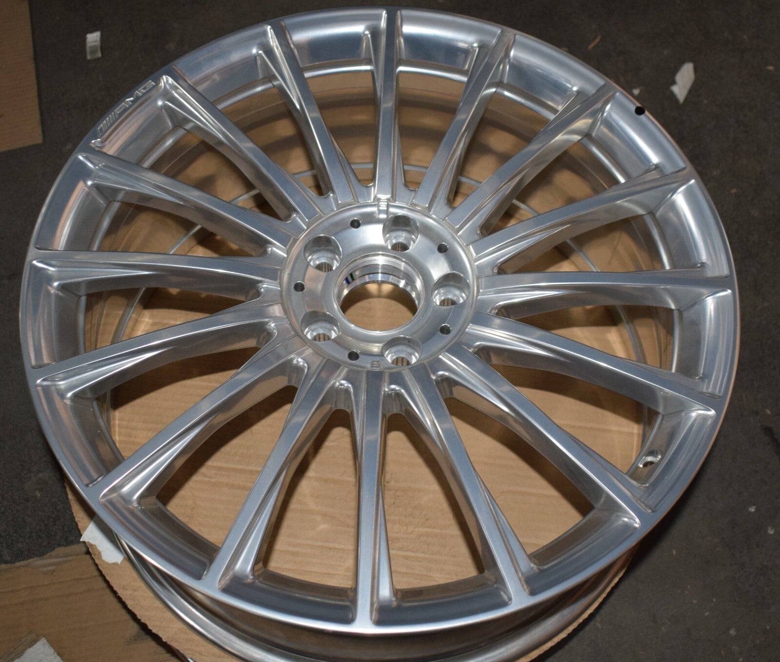 1x Original Mercedes AMG w222 w217 S Klasse Alufelge a2224011000 8,5jx20 H2 ET39