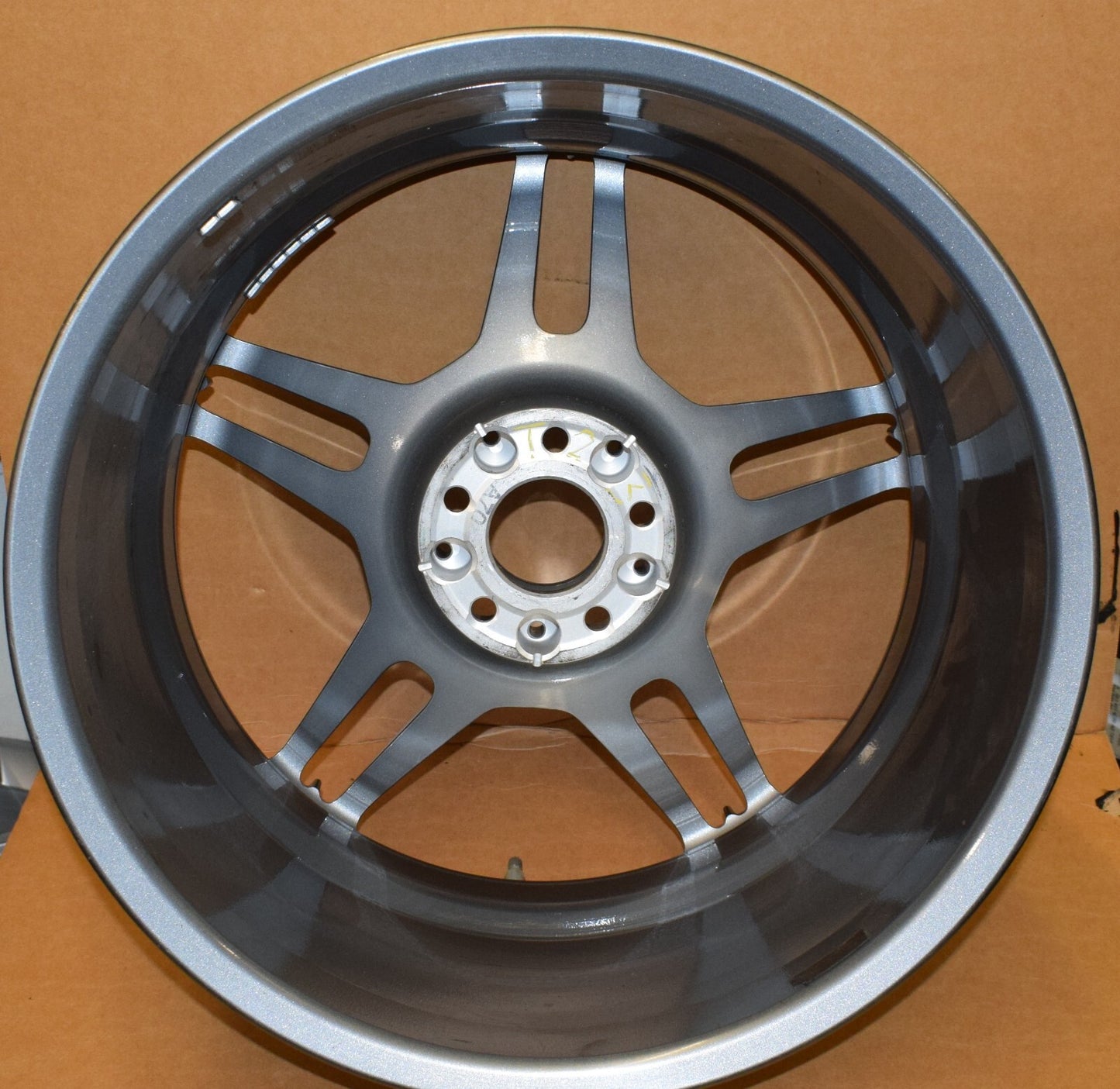 1x Original Mercedes AMG Alufelge Felge CLS w218 a2184012002 10Jx19 ET47