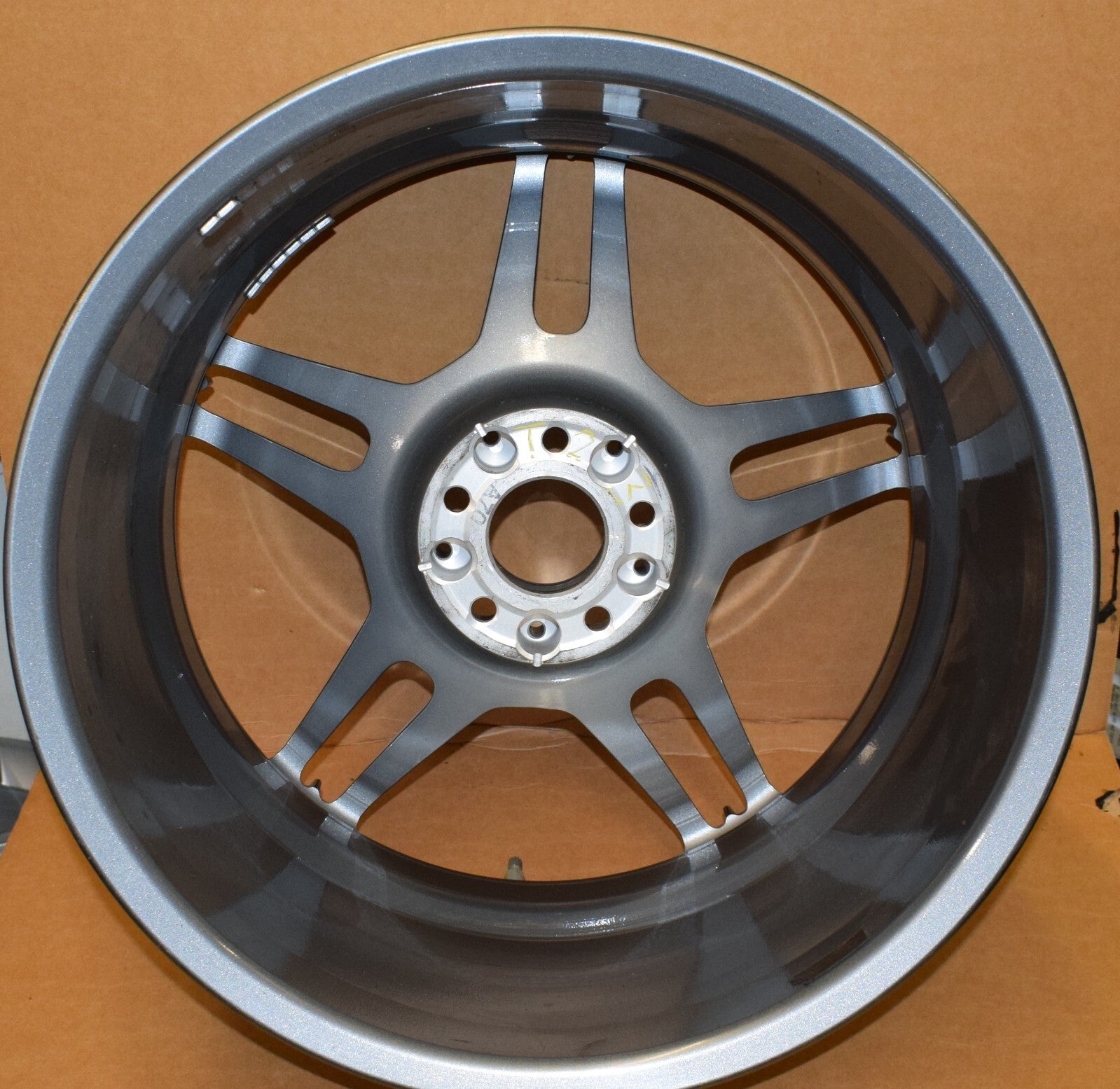 1x Original Mercedes AMG Alufelge Felge CLS w218 a2184012002 10Jx19 ET47