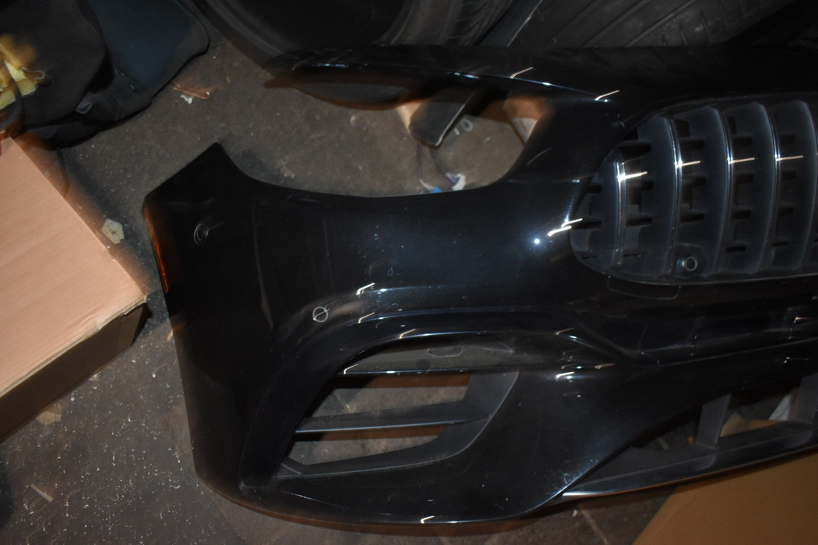 Original Mercedes w213 E63 AMG Stoßsatnge vorne Schwarz USA A2138851705