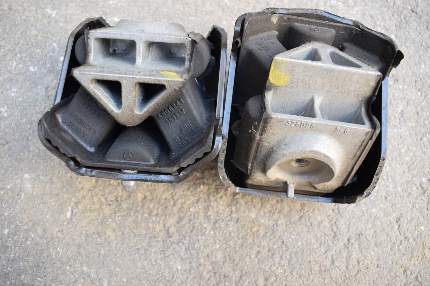 1x Paar original Mercedes Motorlager w906 w906 Om642 V6 neu Sprinter