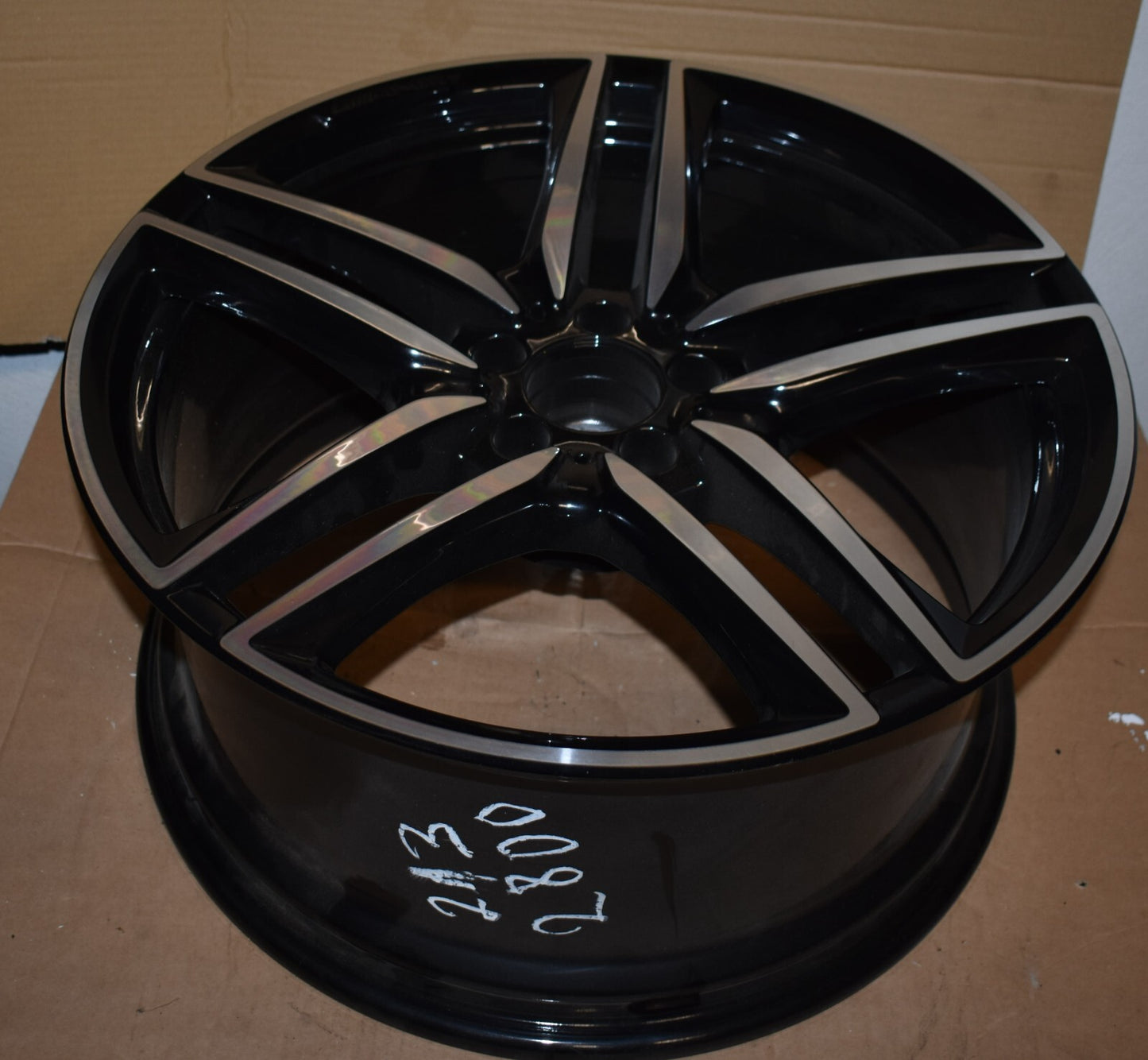 1x Original Mercedes E Klasse w213 A2134012800 9,5Jx20 ET25 Alufelge AMG