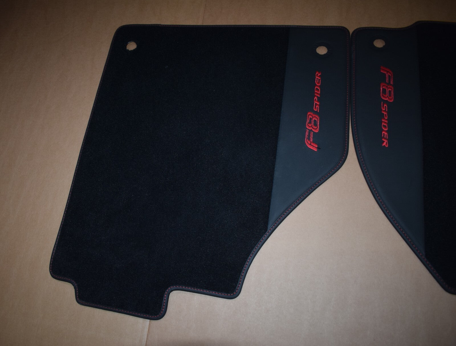 Original Ferrari F8 Spider Fußmatten schwarz Teppich