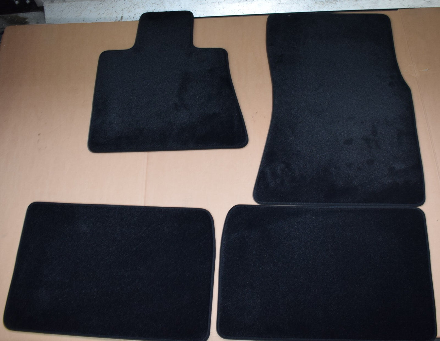Original Rolls Royce RR31 Cullinan Fußmatten Floor mats schwarz Velour