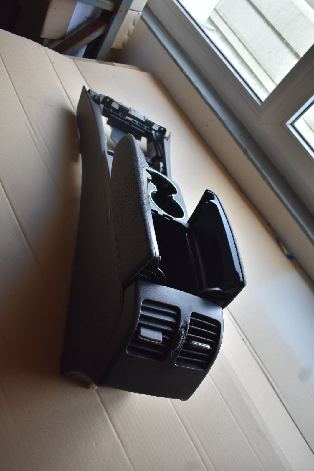 Original Mercedes w204 C Klasse Mittelkonsole Armlehne schwarz Cupholder