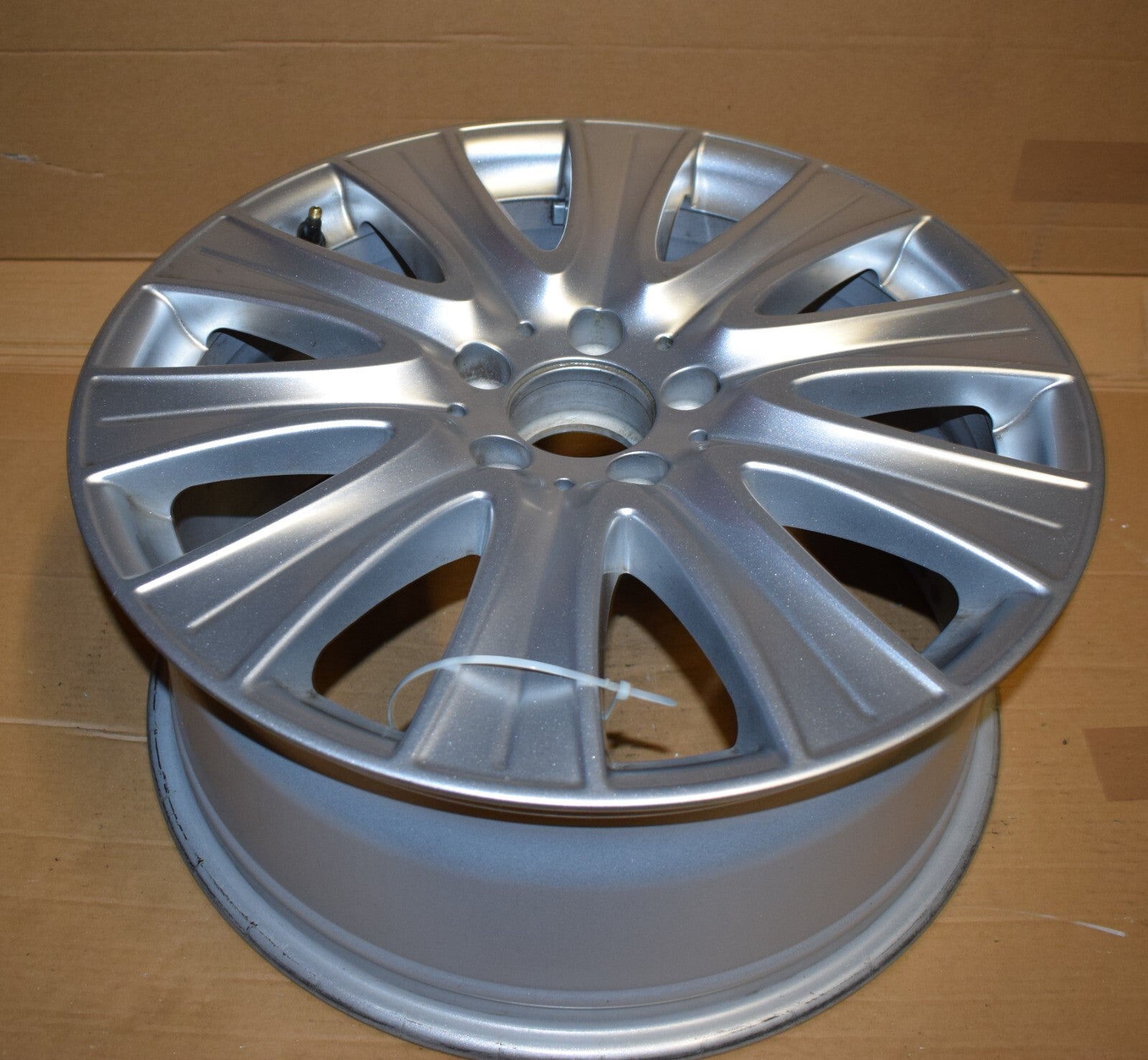 1x Original Mercedes w222 S Klasse Alufelge A2224010902 8Jx18 ET41