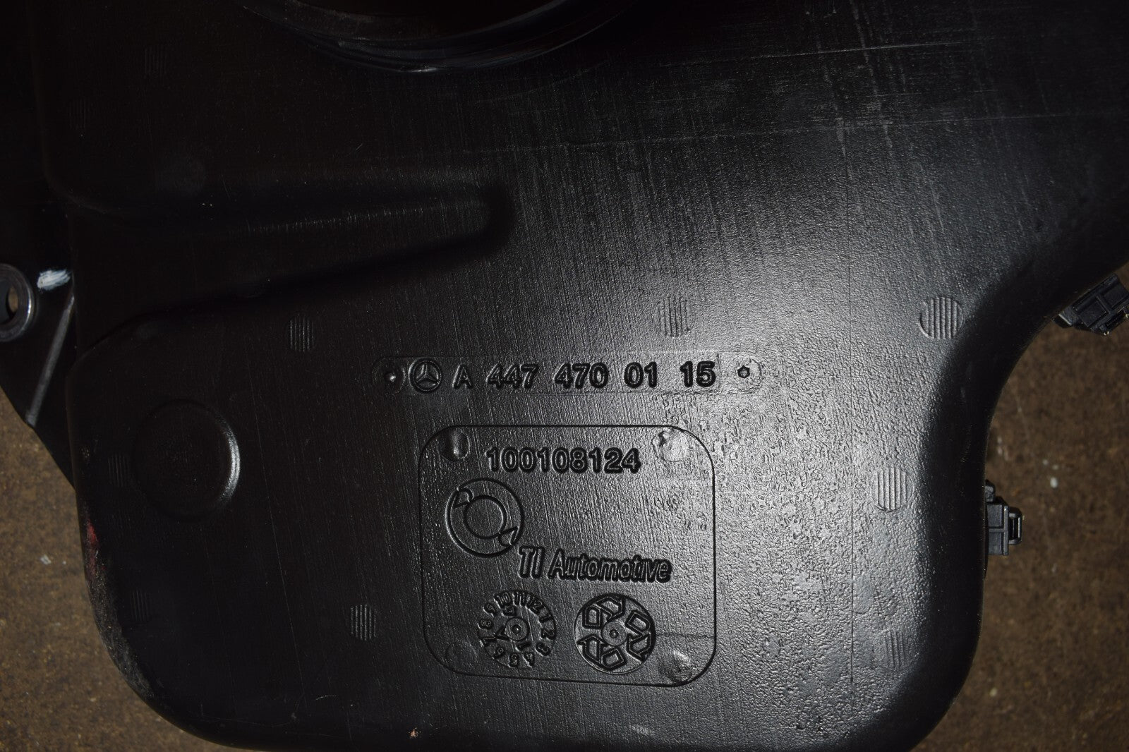 Original Mercedes w447 Tank AdBlue Behälter a4474700115