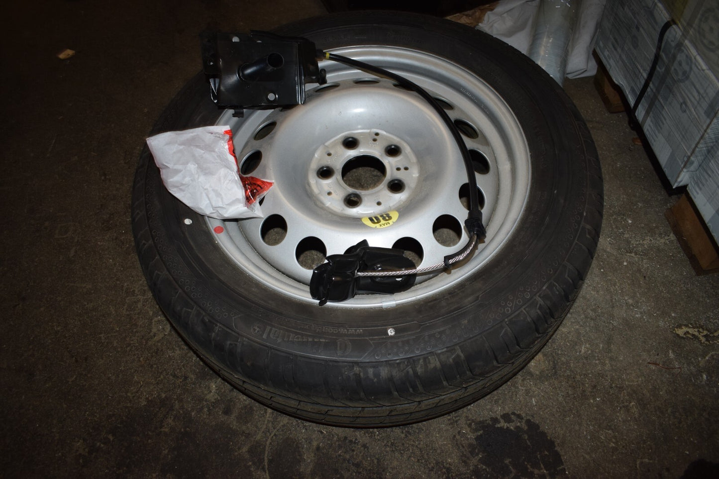 Original Mercedes w447 Vito Reserverad Halterung Ersatzrad