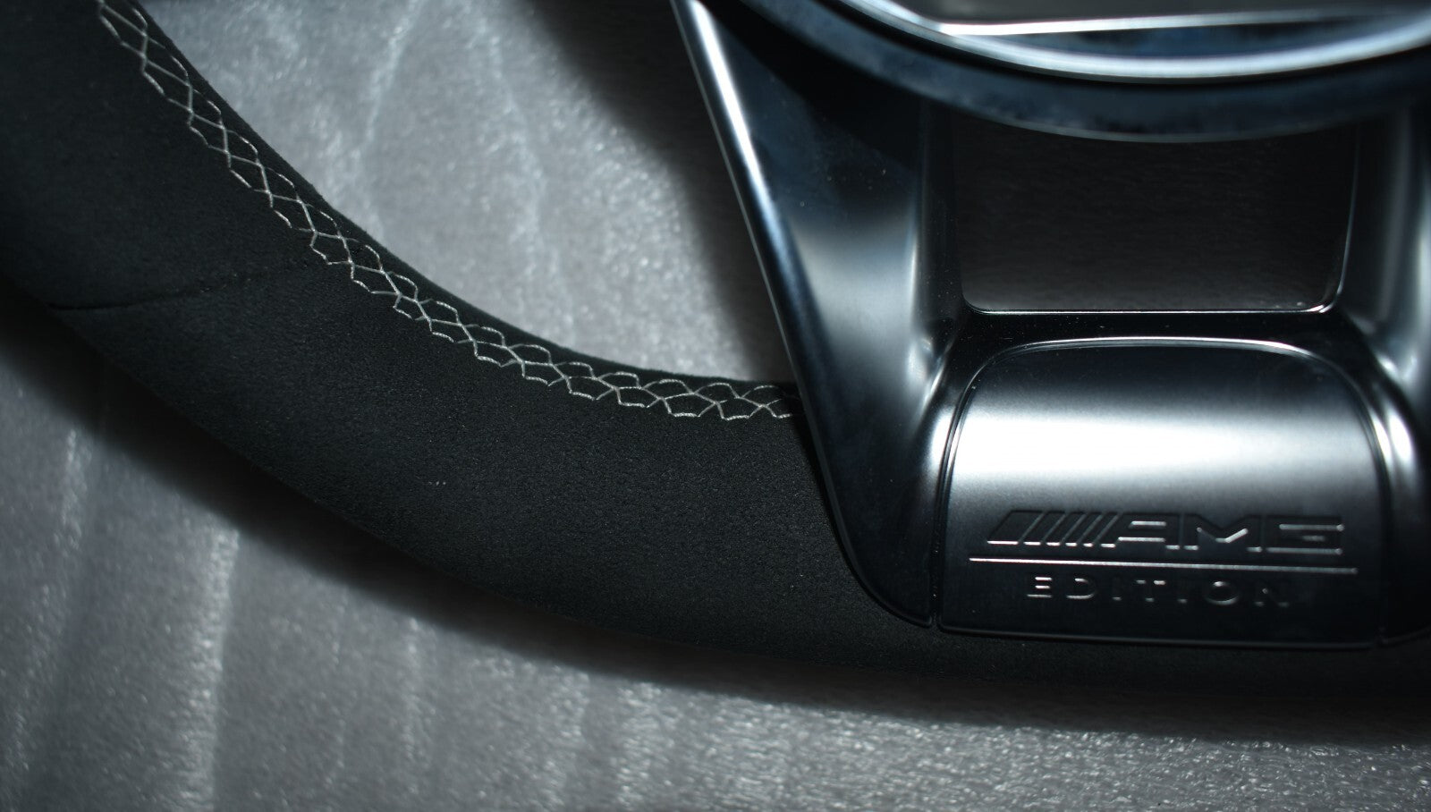 Original Mercedes AMG Lenkrad w117 w176 w156 CLA GLA A AMG Lenkrad Alcantara