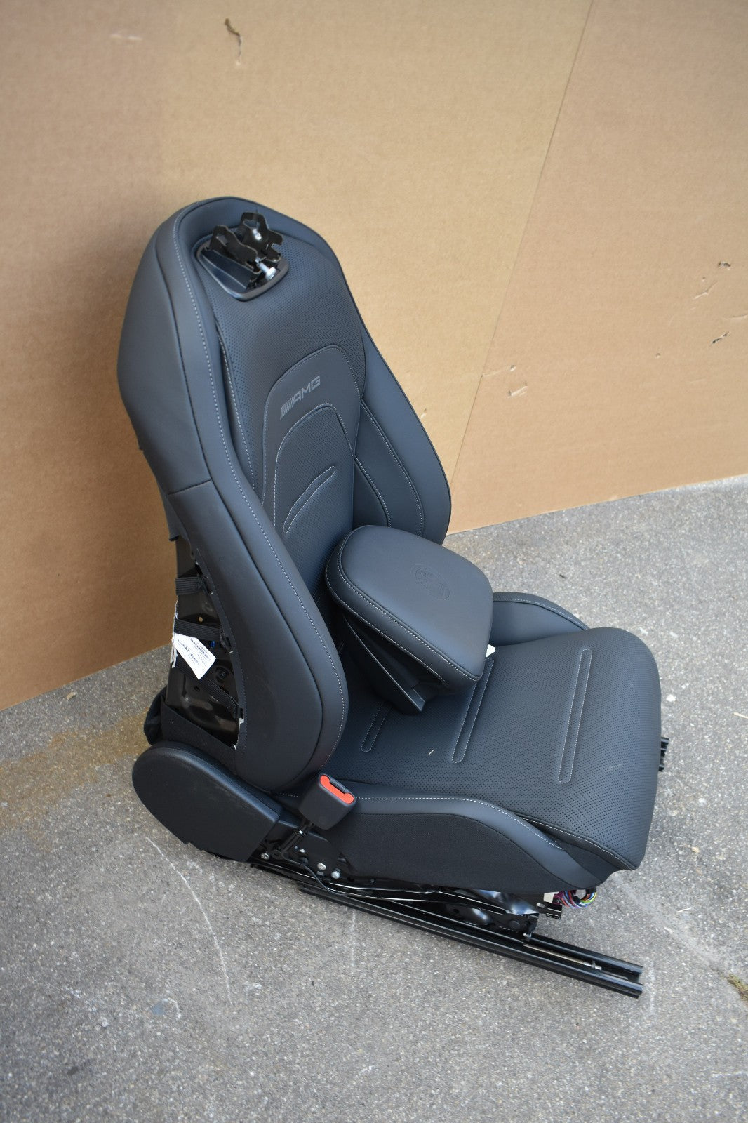 Mercedes wS214 E Klasse T Modell Amg Sitze vorne links Ledersitz Massage