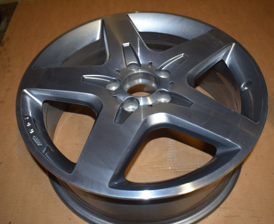 1x Original Mercedes w156 GLA Alufelge a1564010500 7Jx18 ET46