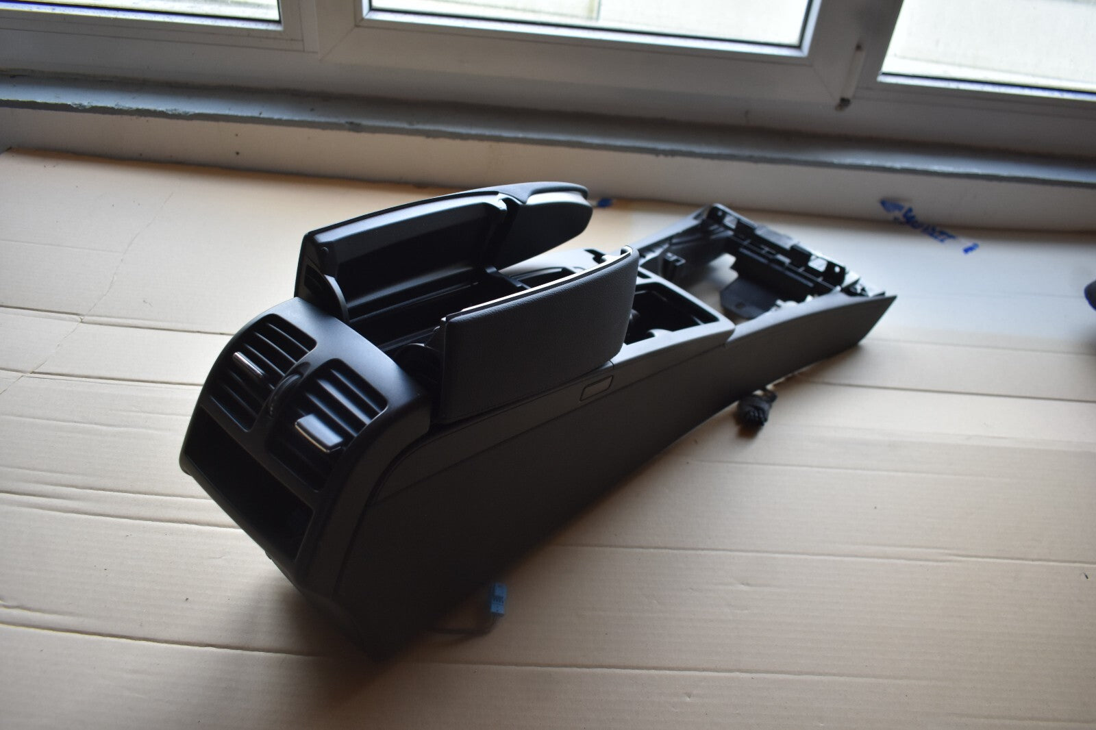 Original Mercedes w204 C Klasse Mittelkonsole Armlehne schwarz Cupholder