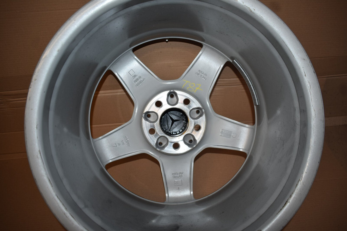 1x Original Mercedes w218 CLS Alufelge Felge a2184011502 9,5Jx18H2 ET48