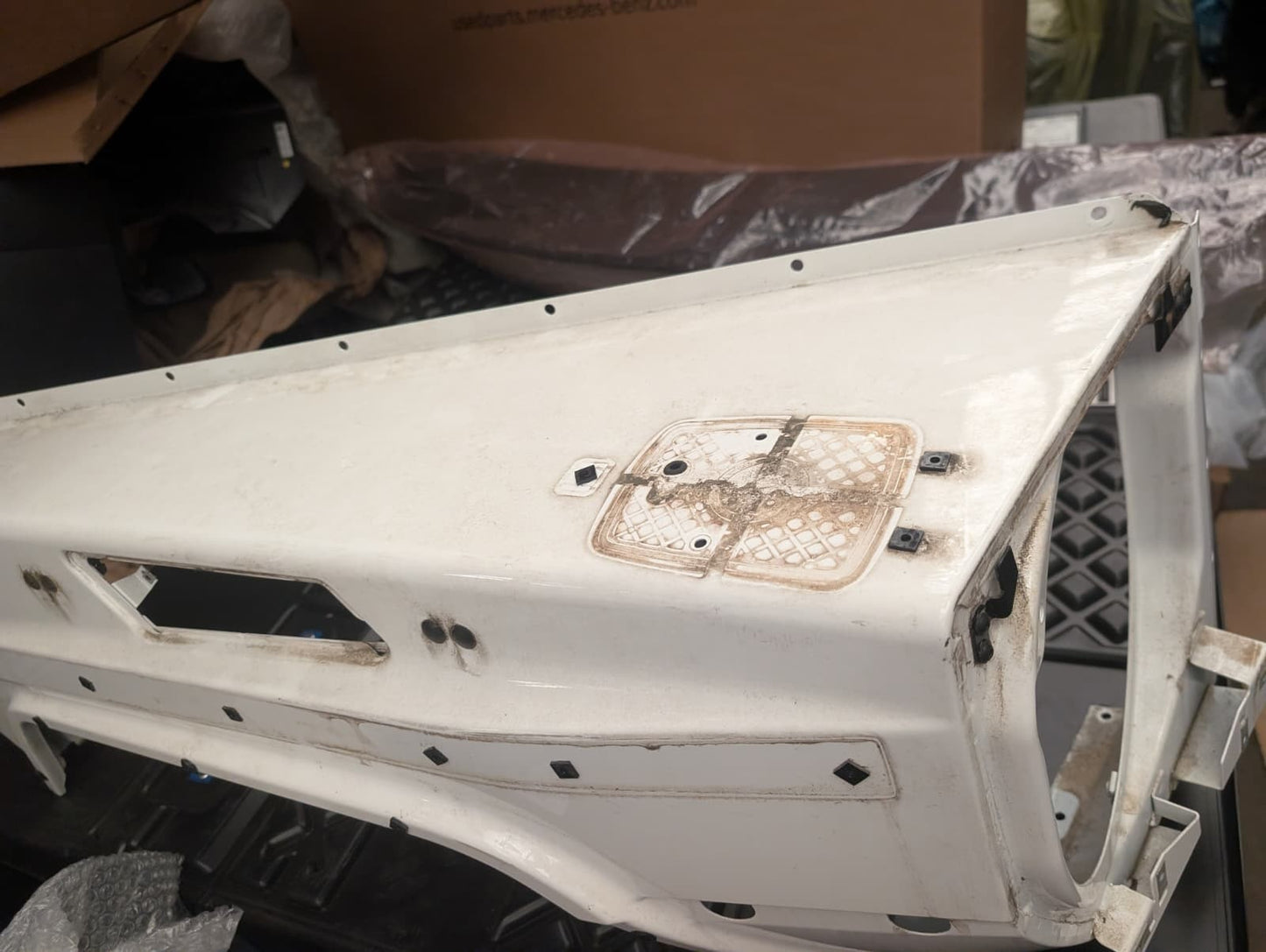Original Mercedes Kotflügel Weiss w463 G Klasse rechts