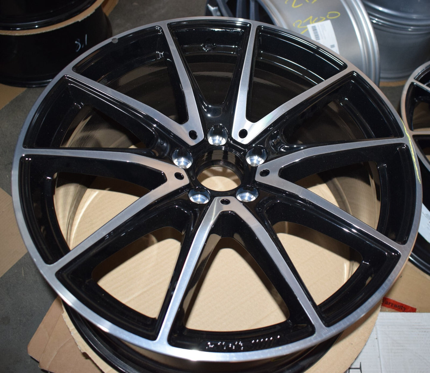 1x Original Mercedes AMG w222 222 S Klasse Alufelge a2224014100 hinten schwarz
