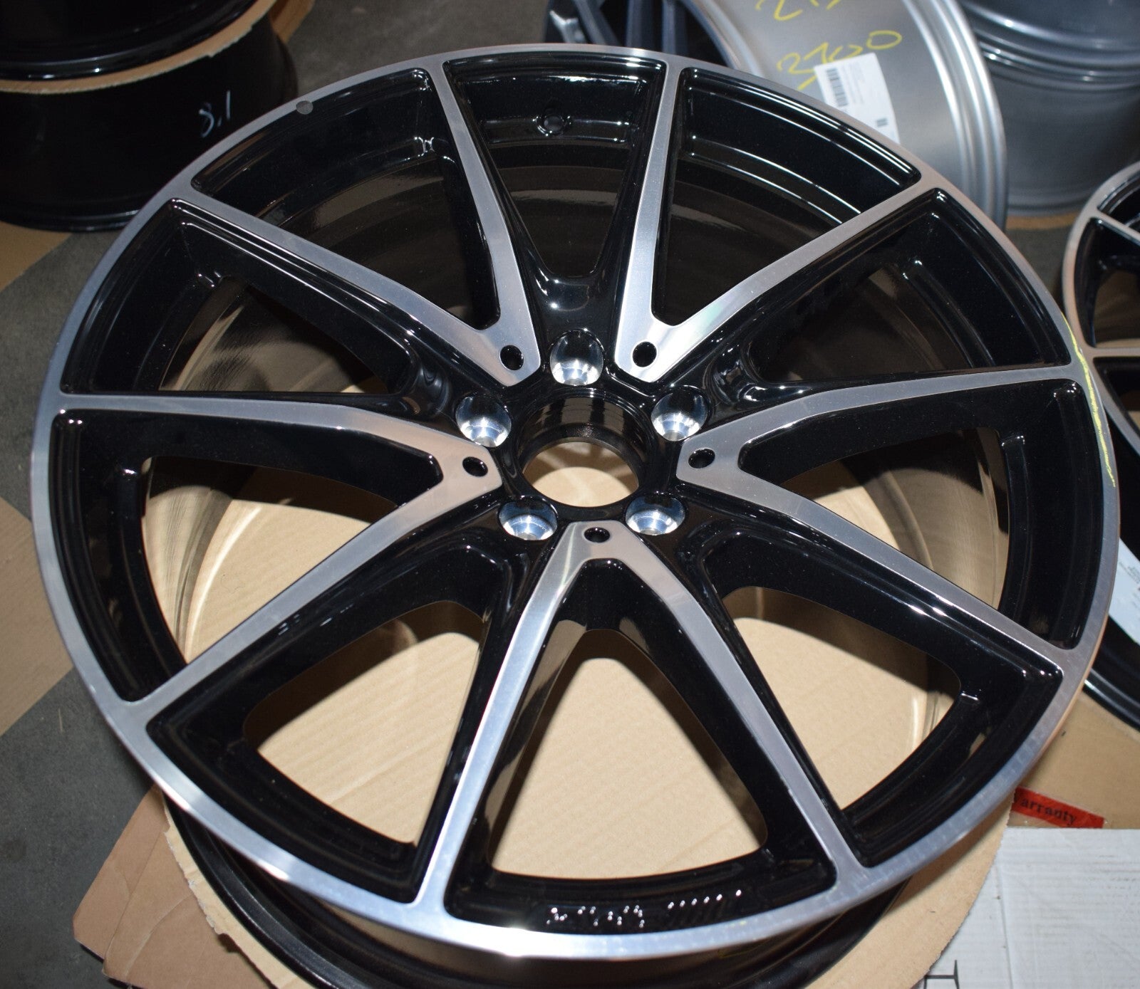 1x Original Mercedes AMG w222 222 S Klasse Alufelge a2224014100 hinten schwarz