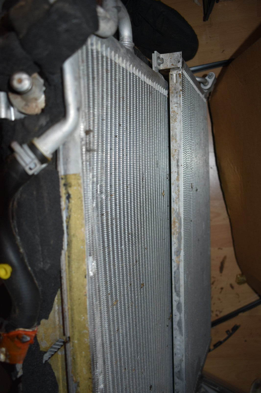 Original Mercedes w463 G Klasse Kühlmittelkühler Kühler a4635003700