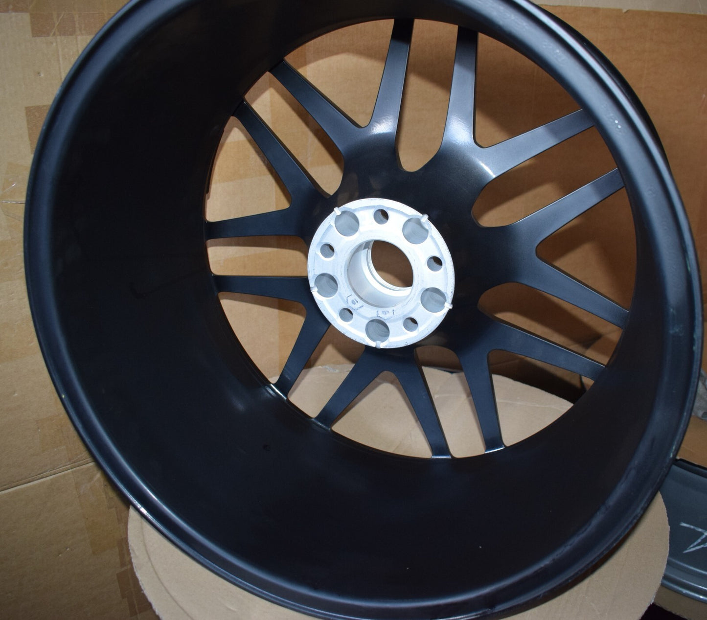 1x Original Mercedes w213 E63 AMG Schmiede Felge A2134013000 9,5Jx20 H2 ET25