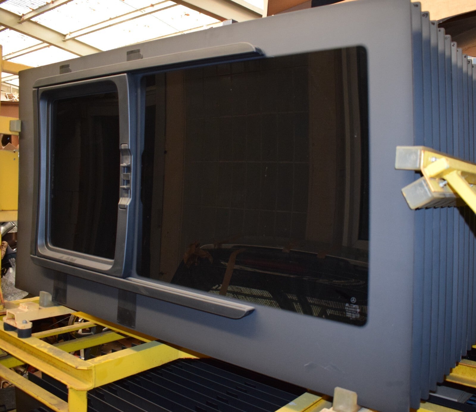 Original Mercedes Seitenscheibe  Schiebefenster w907 Sprinter  Wohnmobil