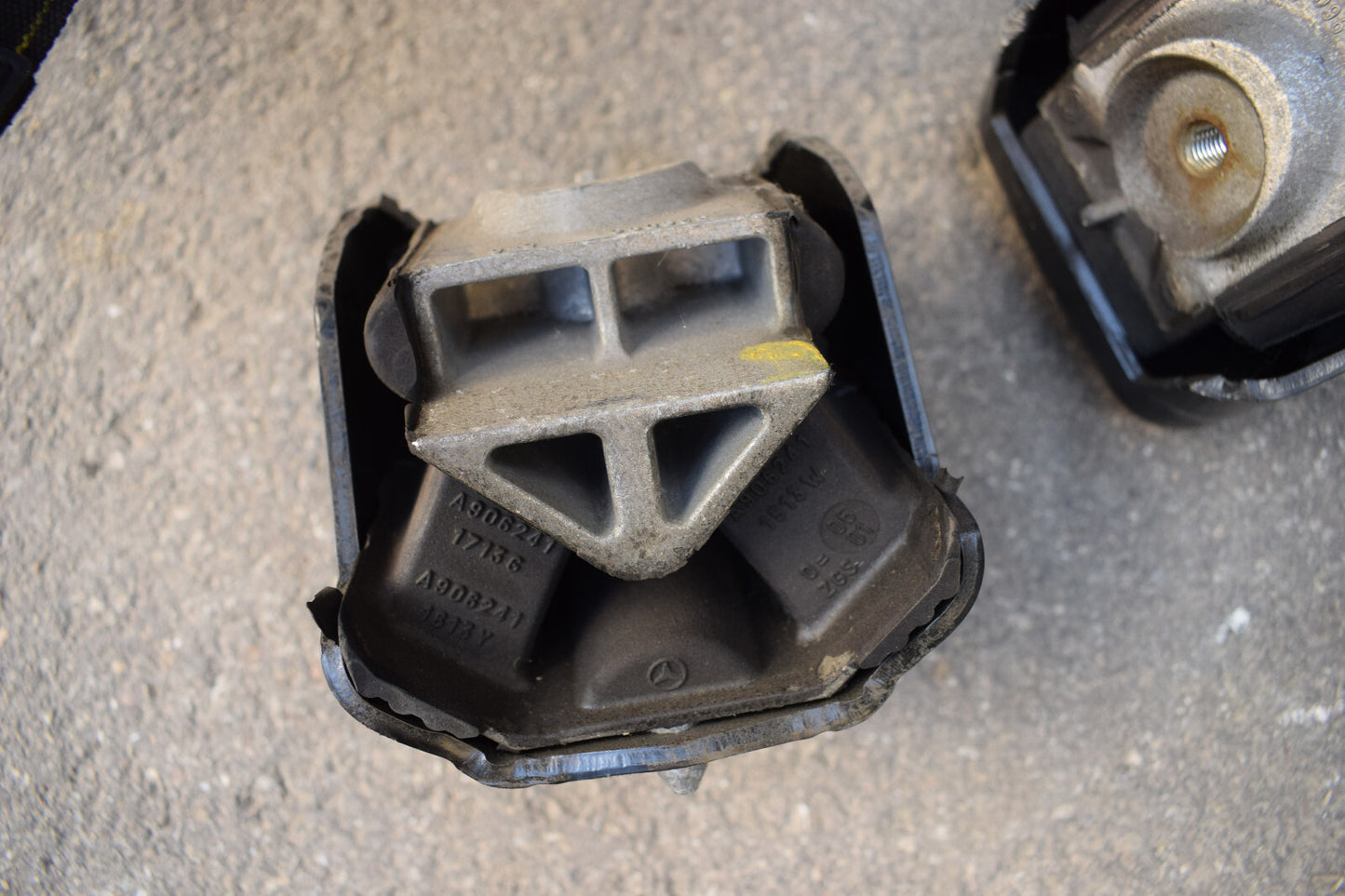 1x Paar original Mercedes Motorlager w906 w906 Om642 V6 neu Sprinter
