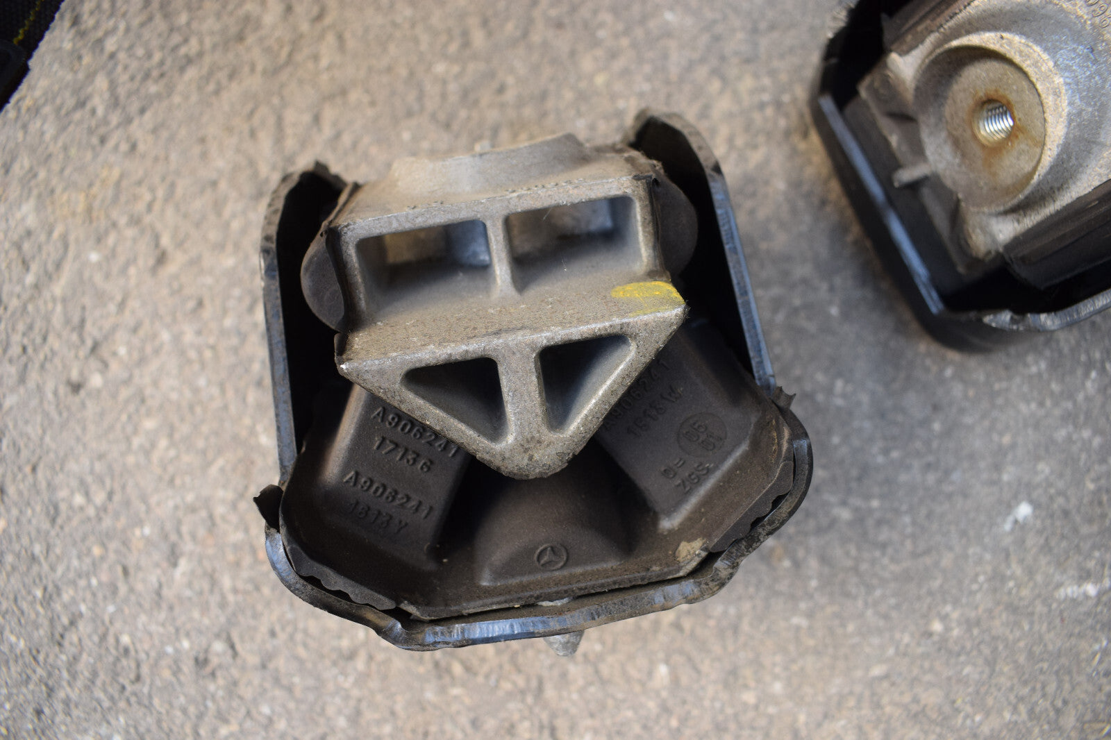 1x Paar original Mercedes Motorlager w906 w906 Om642 V6 neu Sprinter