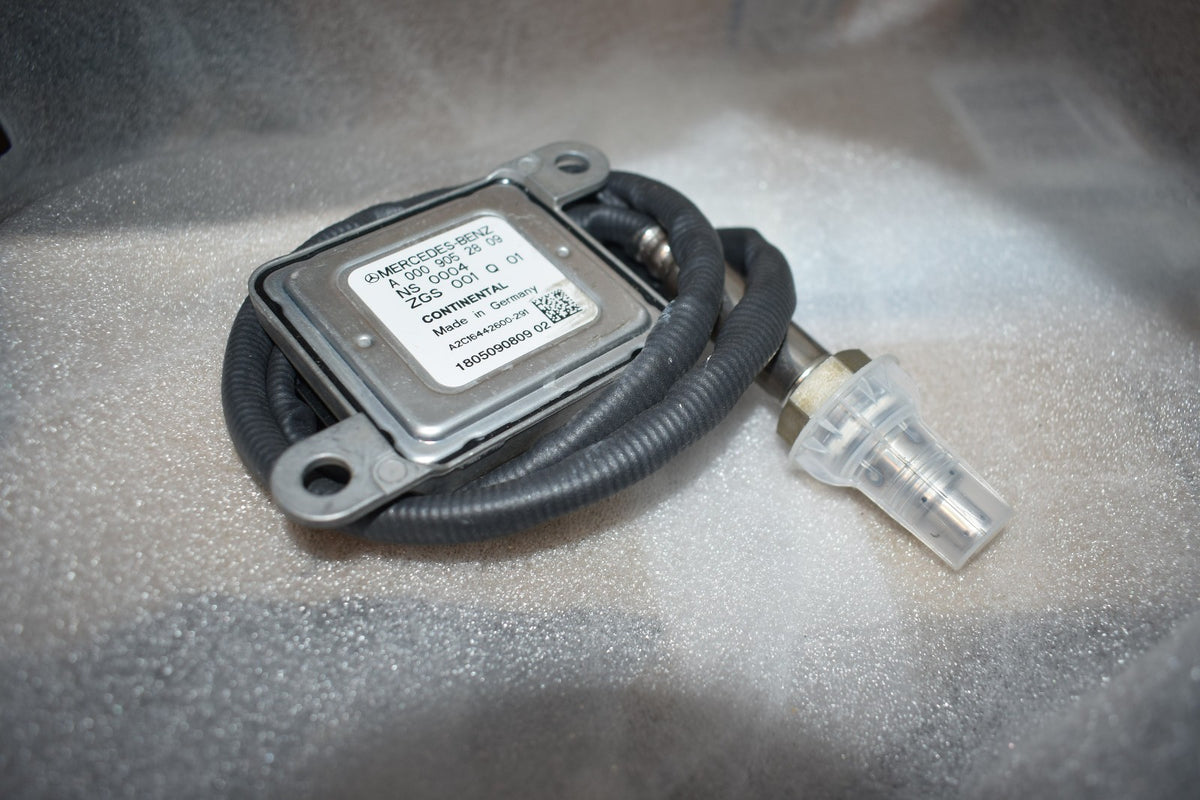 1x Original Mercedes NOX Sensor a0009052809